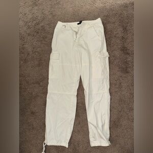 WHITE CARGO PANTS